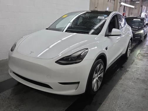 Pearl White Multi-Coat 2023 Tesla Model Y Long Range Dual Motor All-Wheel Drive