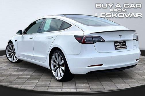 Pearl White Multi-Coat 2018 Tesla Model 3 Performance
