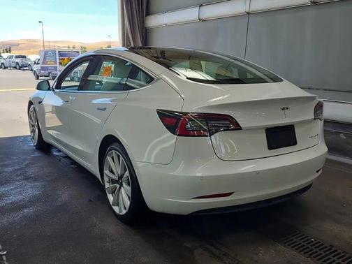 Pearl White Multi-Coat 2020 Tesla Model 3 Long Range