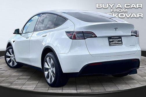 Pearl White Multi-Coat 2022 Tesla Model Y Long Range Dual Motor All-Wheel Drive