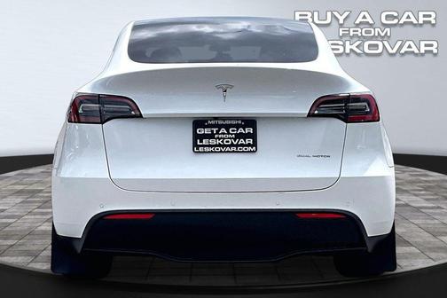 Pearl White Multi-Coat 2022 Tesla Model Y Long Range Dual Motor All-Wheel Drive
