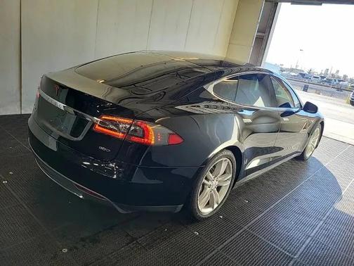 2015 Tesla Model S 90D