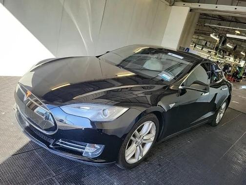 2015 Tesla Model S 90D