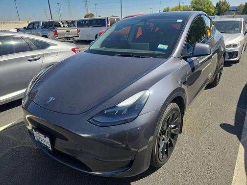 Midnight Silver Metallic 2023 Tesla Model Y Long Range Dual Motor All-Wheel Drive