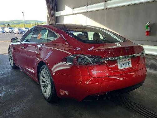 2016 Tesla Model S 90D