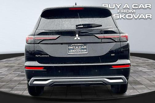 Graphite Gray 2026 Mitsubishi Outlander SE 1.5T S-AWC