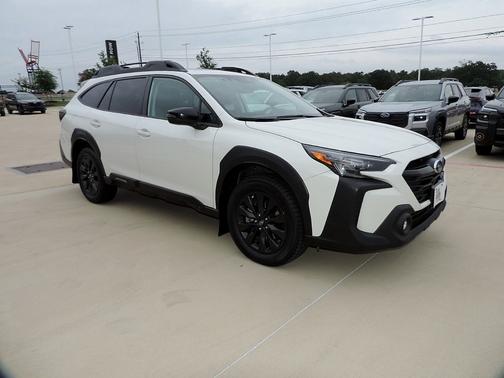 Crystal White Pearl 2023 Subaru Outback Onyx Edition XT