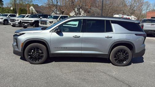 2024 Chevrolet Traverse LT