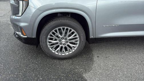 2026 GMC Acadia FWD Denali