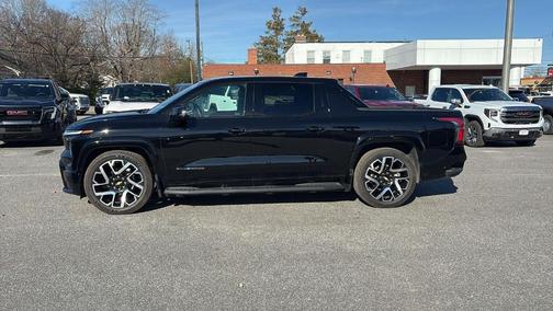 2025 Chevrolet Silverado EV RST