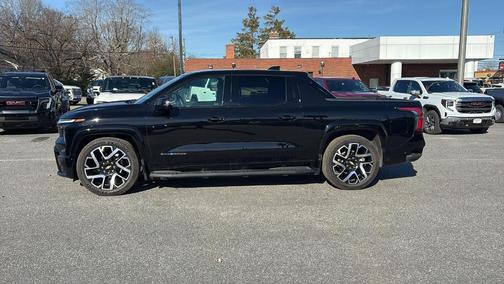 2025 Chevrolet Silverado EV RST
