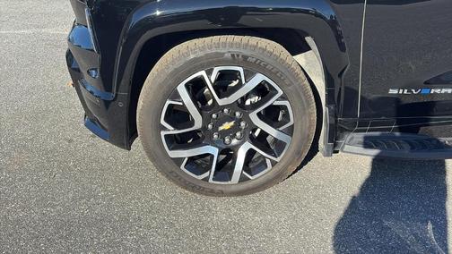 2025 Chevrolet Silverado EV RST