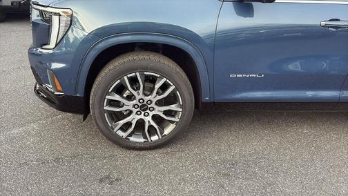 2026 GMC Acadia FWD Denali Ultimate