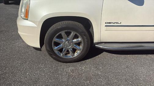 2011 GMC Yukon XL 1500 Denali