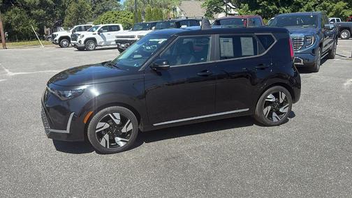 Fusion Orange 2023 Kia Soul GT-Line 2.0L