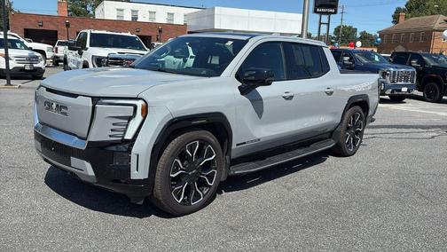 2024 GMC Sierra EV Denali