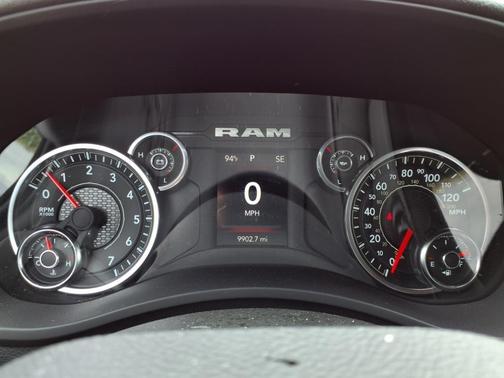 2024 RAM 2500 Big Horn Crew Cab 4x4 6'4' Box