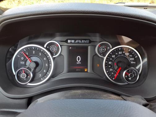2025 RAM 3500 Tradesman Regular Cab 4x2 8' Box