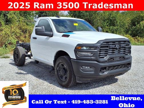 2025 RAM 3500 Tradesman Regular Cab 4x2 8' Box