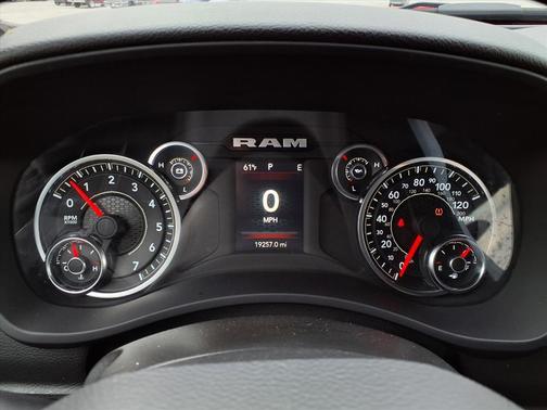 2024 RAM 2500 Big Horn Crew Cab 4x4 6'4' Box