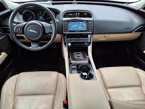 2017 Jaguar XE 25t Prestige