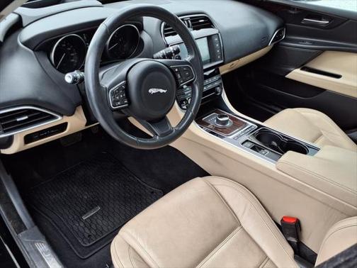 2017 Jaguar XE 25t Prestige