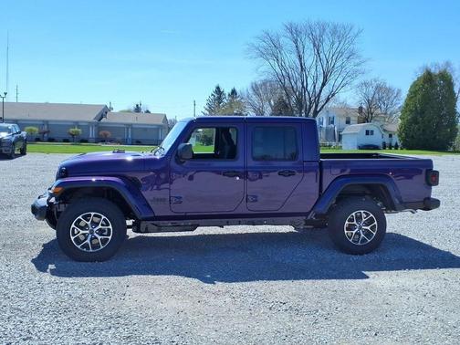 REIGN 2026 Jeep Gladiator Sport