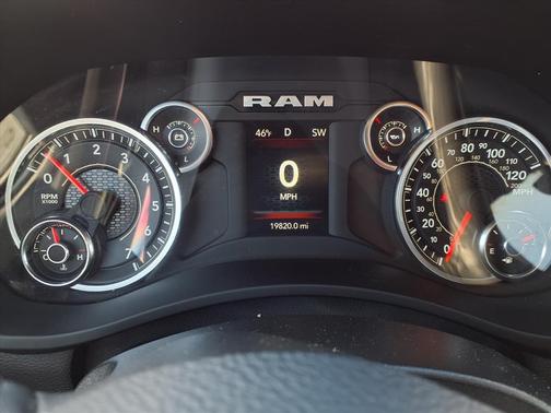 2024 RAM 2500 Big Horn Crew Cab 4x4 6'4' Box