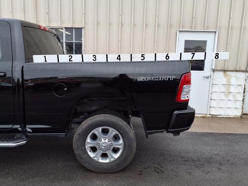 2024 RAM 2500 Big Horn Crew Cab 4x4 6'4' Box