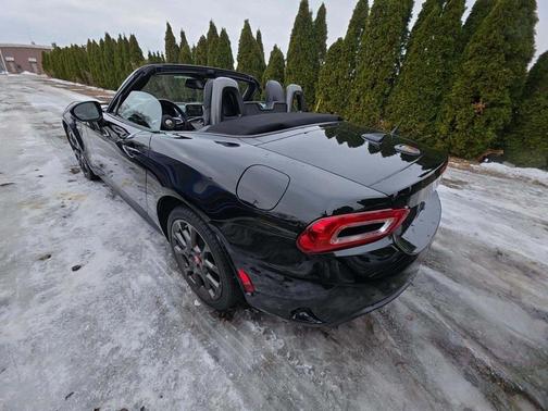 2018 FIAT 124 Spider Base
