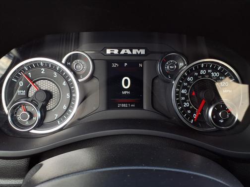 2024 RAM 2500 Big Horn Crew Cab 4x4 6'4' Box