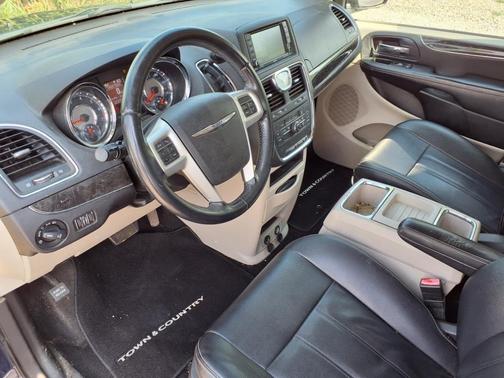 2015 Chrysler Town & Country Touring