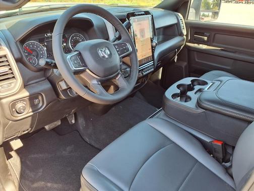 2025 RAM 2500 Tradesman Crew Cab 4x4 8' Box
