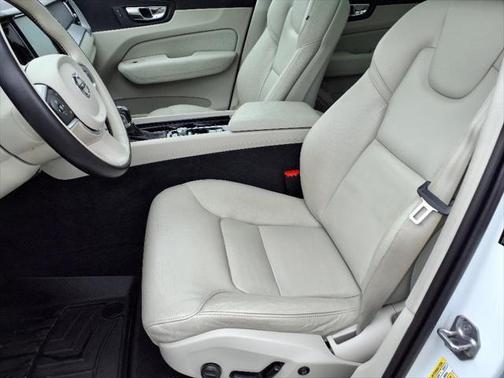 2019 Volvo XC60 T5 Momentum