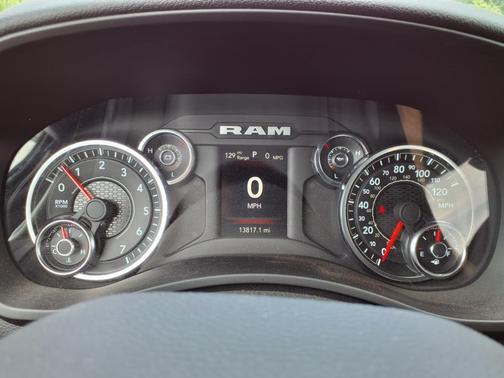 2024 RAM 2500 Big Horn Crew Cab 4x4 6'4' Box