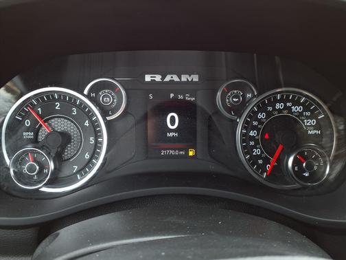 2024 RAM 2500 Big Horn Crew Cab 4x4 6'4' Box