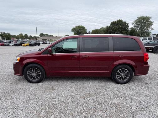 Octane Red Pearlcoat 2017 Dodge Grand Caravan SXT