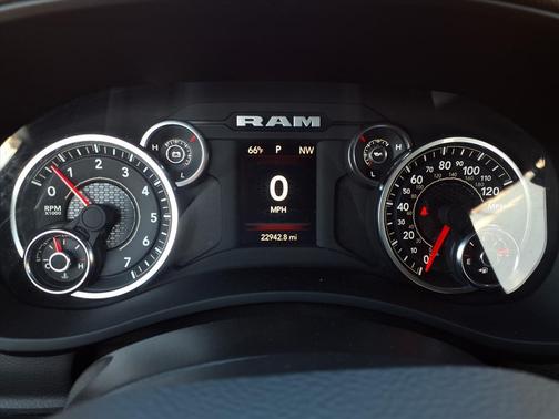 2024 RAM 2500 Big Horn Crew Cab 4x4 6'4' Box