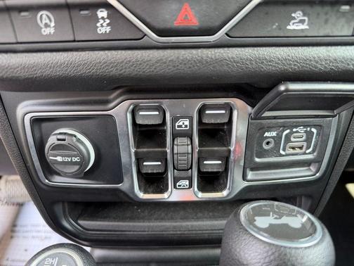 Black Clearcoat 2025 Jeep Wrangler Sport