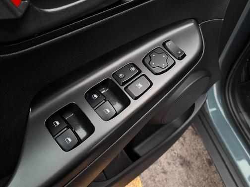 2022 Hyundai KONA SE