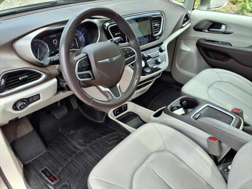 2018 Chrysler Pacifica Touring-L Plus