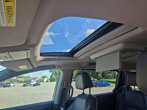 White Diamond Pearl 2018 Honda Odyssey EX-L