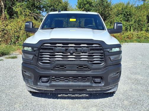 2025 RAM 3500 Tradesman Regular Cab 4x2 8' Box