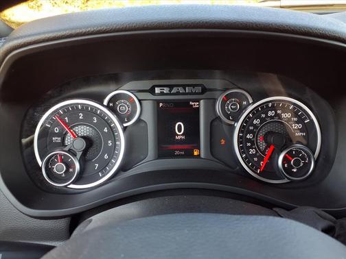 2025 RAM 3500 Tradesman Regular Cab 4x2 8' Box