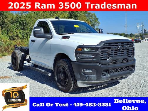 2025 RAM 3500 Tradesman Regular Cab 4x2 8' Box