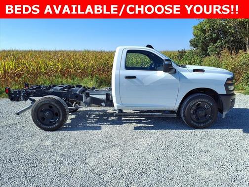 2025 RAM 3500 Tradesman Regular Cab 4x2 8' Box
