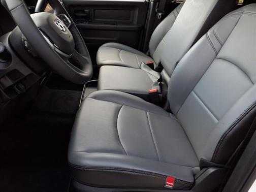 2025 RAM 2500 Tradesman Crew Cab 4x4 8' Box