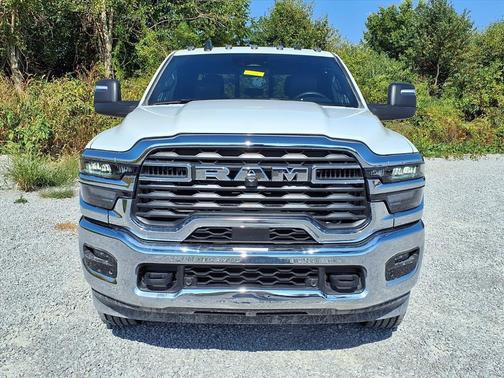 2025 RAM 2500 Tradesman Crew Cab 4x4 8' Box