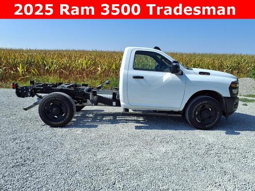 2025 RAM 3500 Tradesman Regular Cab 4x2 8' Box