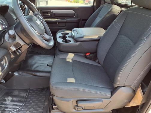 2025 RAM 3500 Tradesman Regular Cab 4x2 8' Box